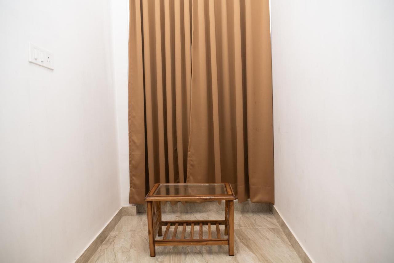 Holy Land Hotel Varanasi Exterior photo